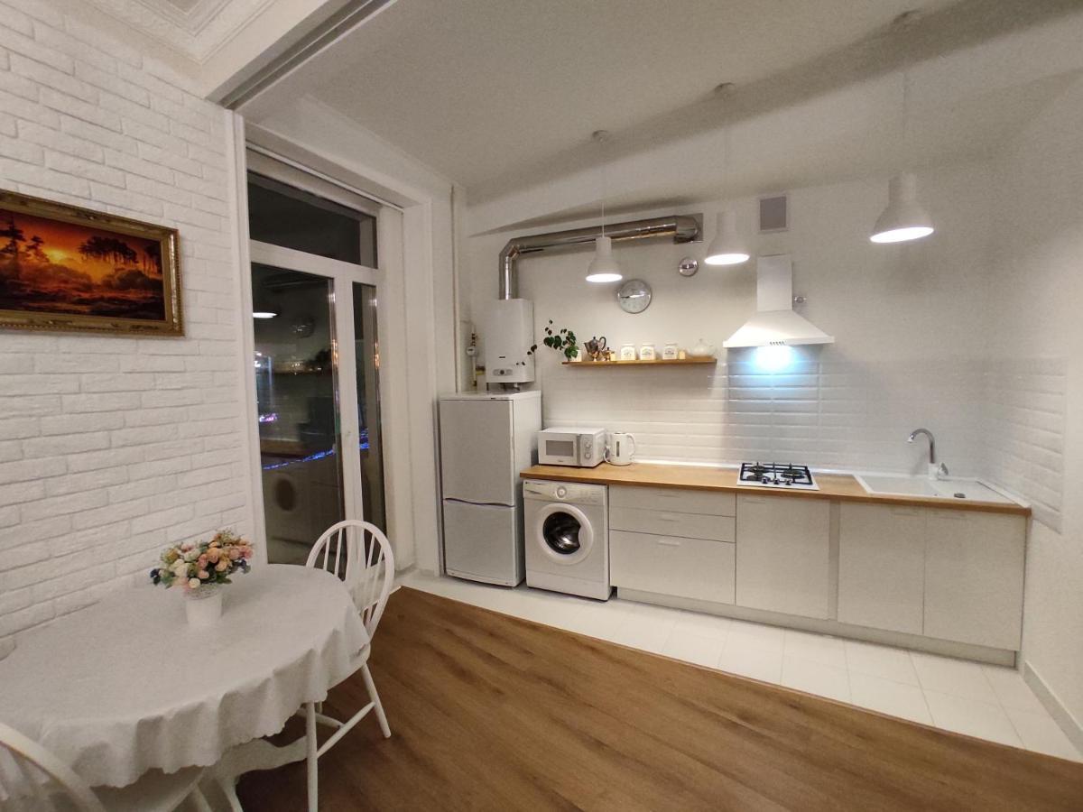 Apartment in the city center Gomel Exteriör bild