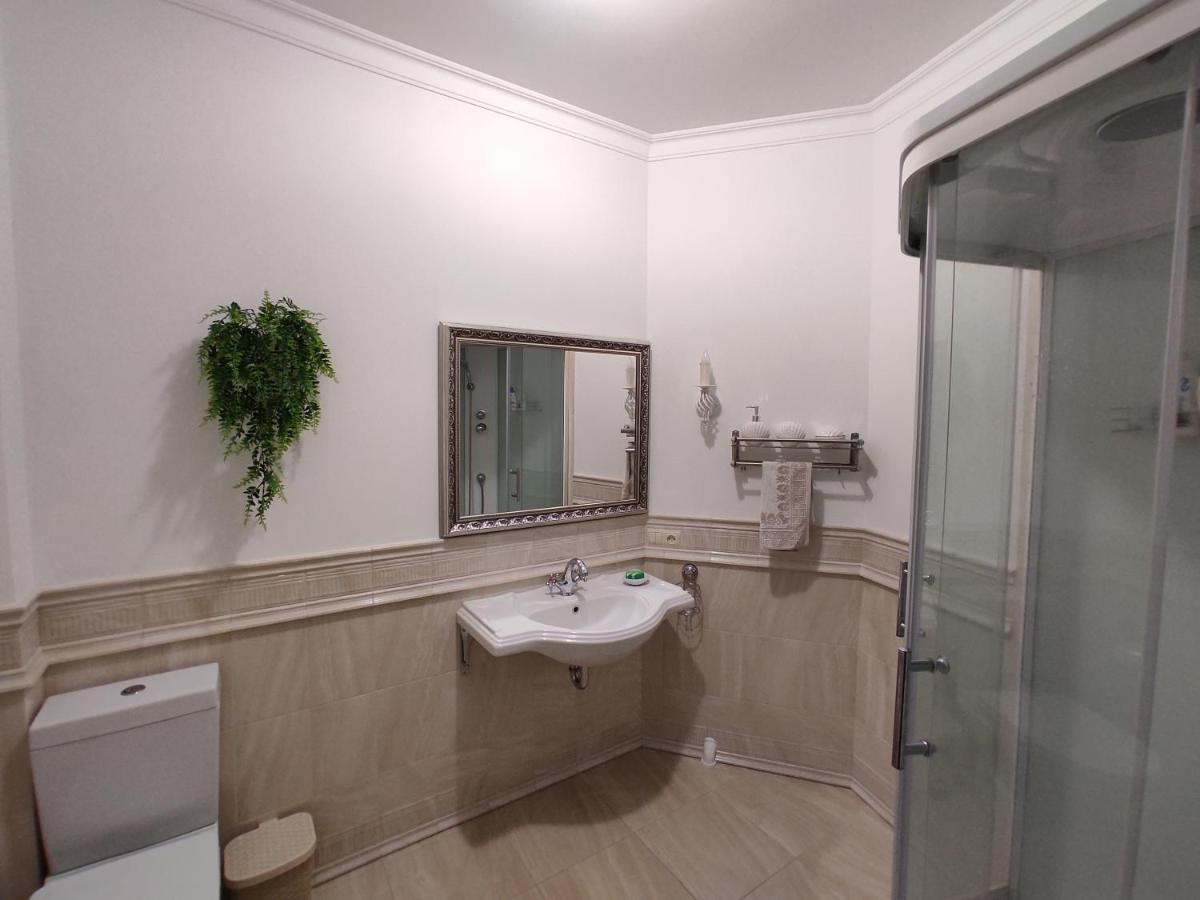 Apartment in the city center Gomel Exteriör bild
